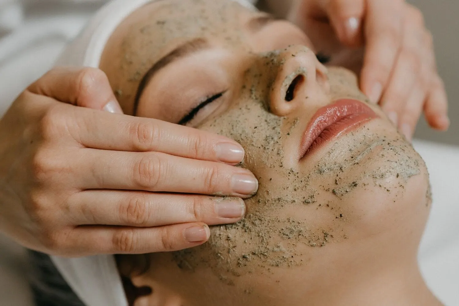 Facial massage with nourishing mask